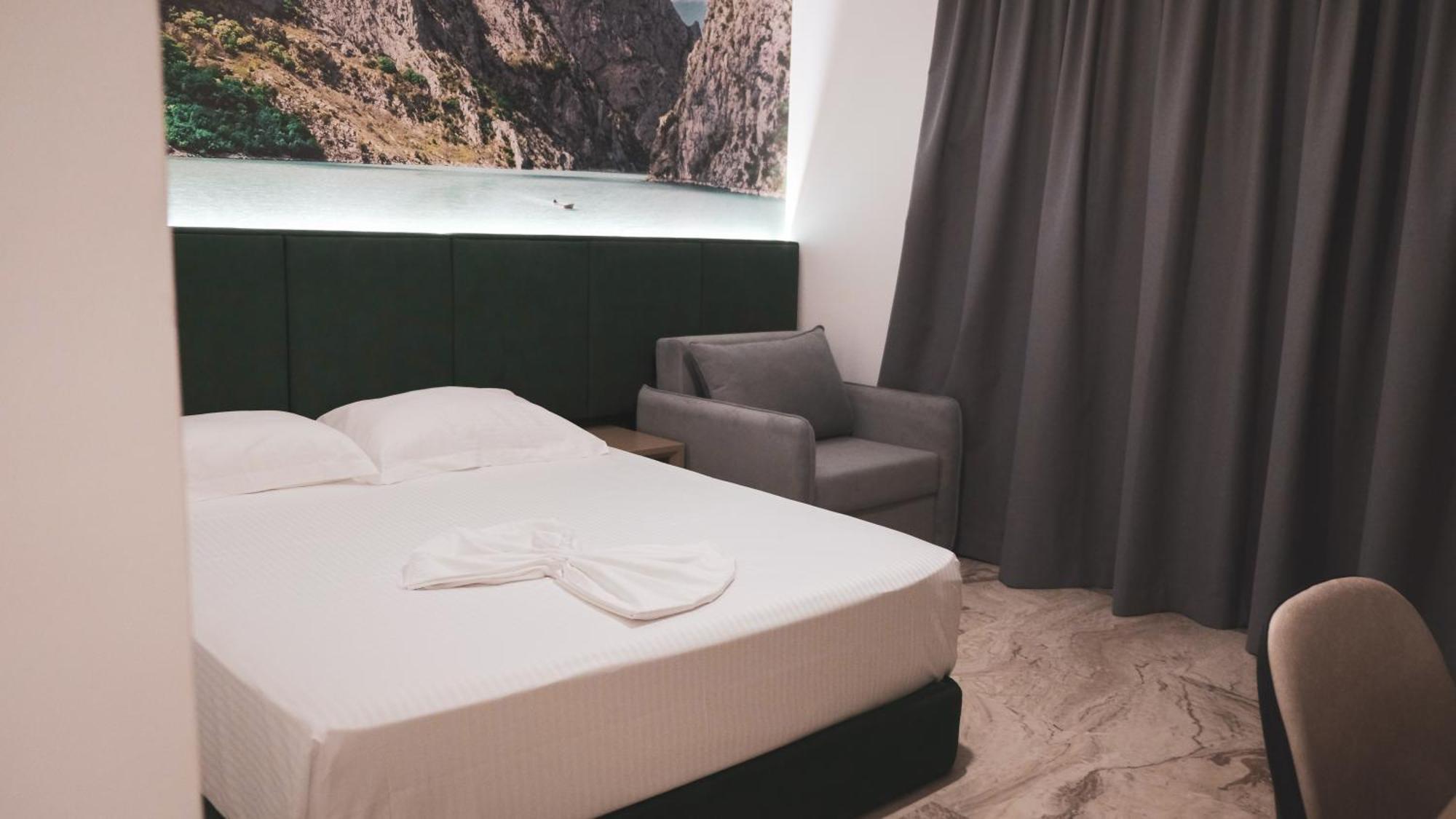Hotel Ruko Boutique Golem (Tirana)