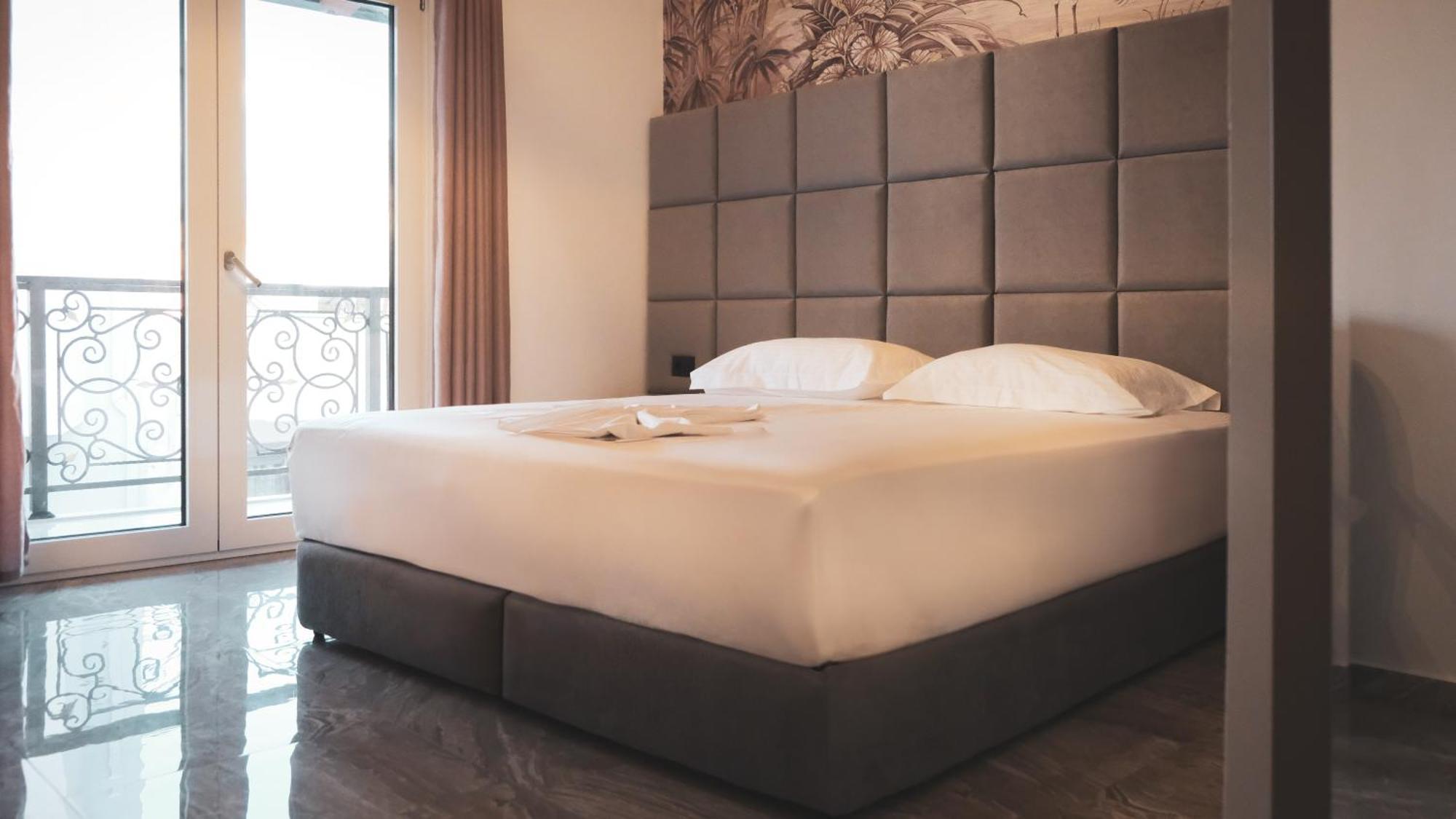 Ruko Boutique 4* Golem (Tirana)