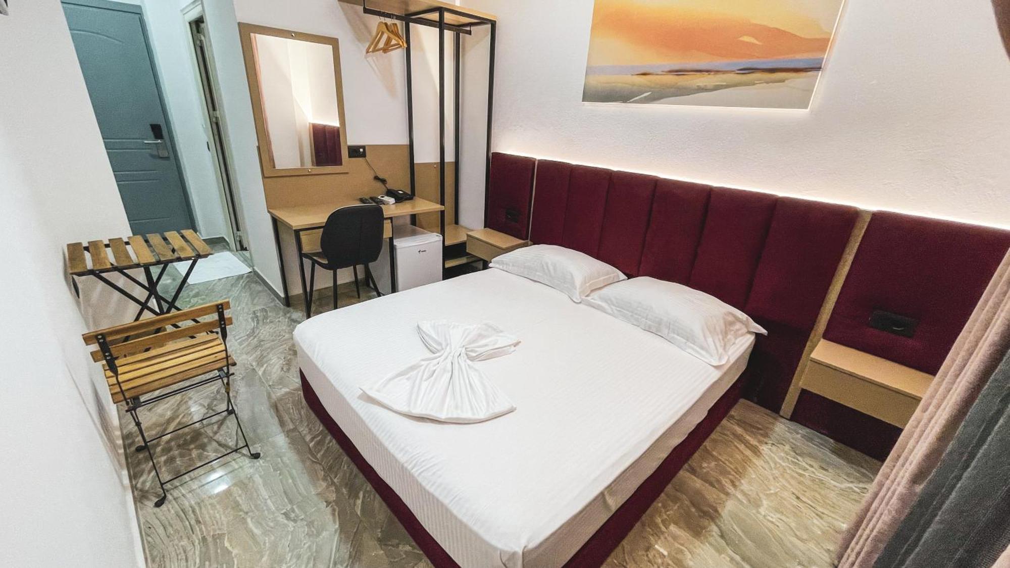 Ruko Boutique 4* Golem (Tirana)